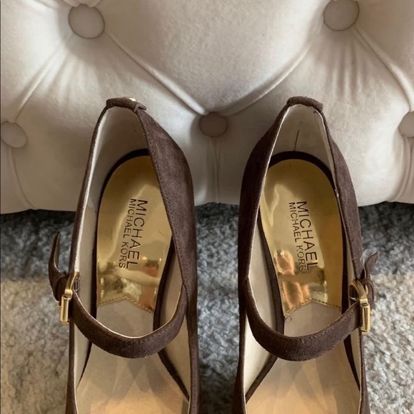 NEW Michael Kors Brown Suede Heels Sz 8 - Picture 5 of 5